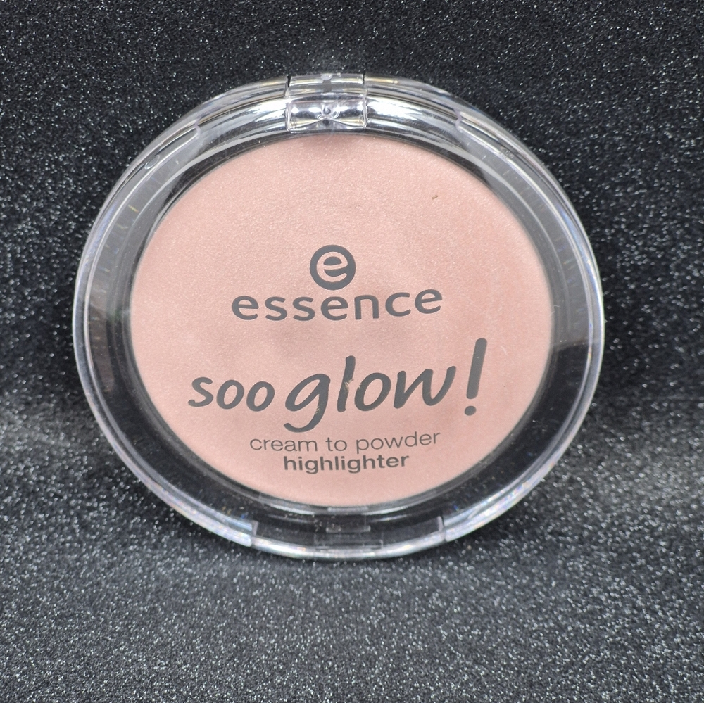 Lot of 3 - Essence soo glow! Cream to Powder Highlighter - Brand New